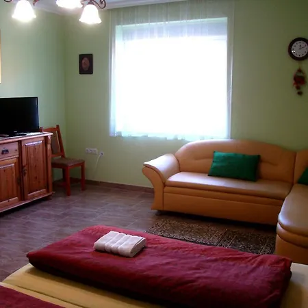 Guest house Marci Vendeghaz *